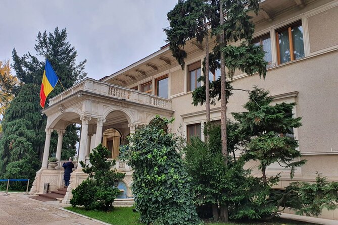 10 h Ceausescu Communism Private Tour in Bucharest plus Dracula's Grave - Key highlights at a glance
