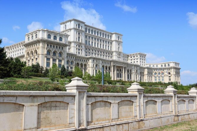 10 h Ceausescu Communism Private Tour in Bucharest plus Dracula's Grave - National Village Museum: Romanian traditions, in one place