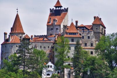 4-Day Private Tour in Transylvania from Bucharest - Day 1: Bran Castle, Peles Castle, and a Brasov night with a black-church stop