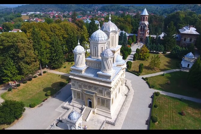 8 Days Private Romania Tour from Bucharest - Day 6: Bicaz Gorges, Red Lake, and Nicolae Popa’s sculpture museum