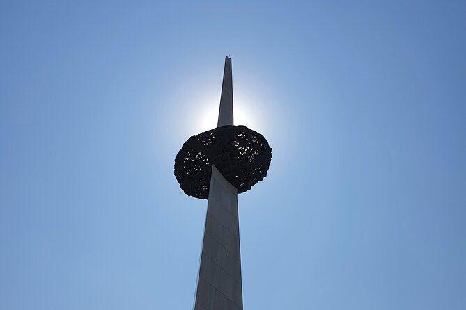 Bucharest City Tour 4h - Calea Victoriei (Victory Avenue) Walk: Royal Dreams vs Communist Reality