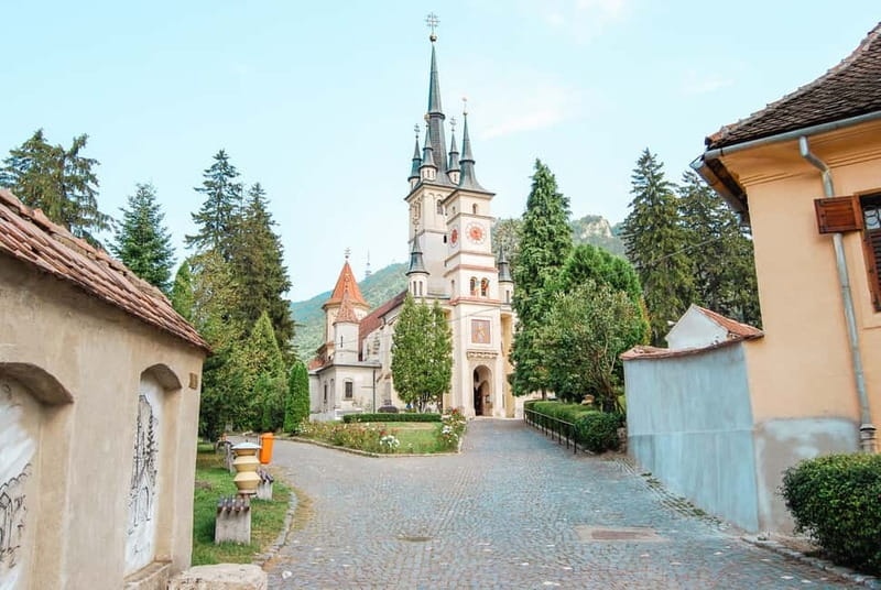 Bucharest: Dracula’s Castle, Peles Castle & Brasov Day Trip - Why this Dracula, Peleș and Brașov trip feels like good value