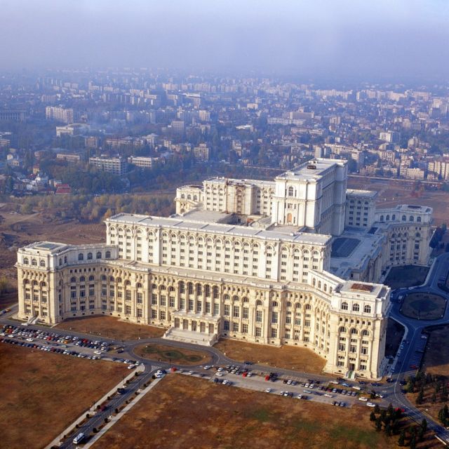 Bucharest Sightseeing Tour - Revolution Square to 1989 in 4 hours