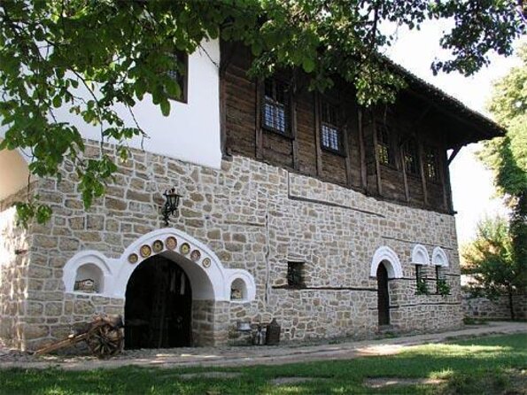 Bulgaria Day Trip: Basarabovo Monastery, Tsarevets & Arbanasi - Key highlights at a glance
