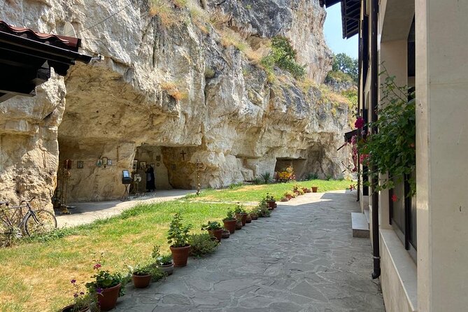 Day Trip to Bulgaria and Veliko Tarnovo from Bucharest - Veliko Tarnovo’s medieval core: 3 hours that can feel like a whole chapter
