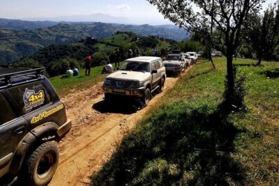 Off Road Adventures in Wild Carpathians - 5 Days - Day 1 in the Bucegi Mountains: Bolboci Lake and Podu cu Florile