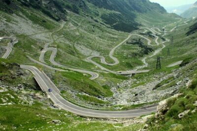 Small group max 7, Transfăgărășan the Top Gear Road - Poenari Fortress (outside only): Dracula vibes without the 66-floor climb