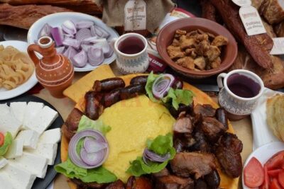 Street Food'n'Culture Tour - Piata Amzei: the open-air market stop that teaches you how Bucharest shops